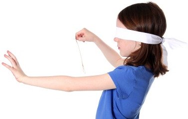 girl blindfold game